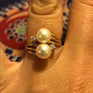 Gold pearl ring & Platinum silver diamond ring
